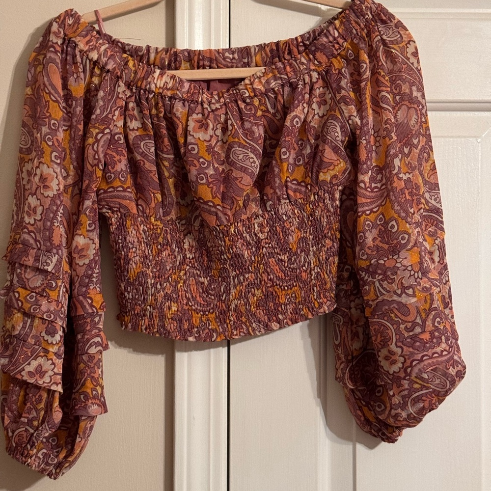 NWT em crème paisley off shoulder top xs